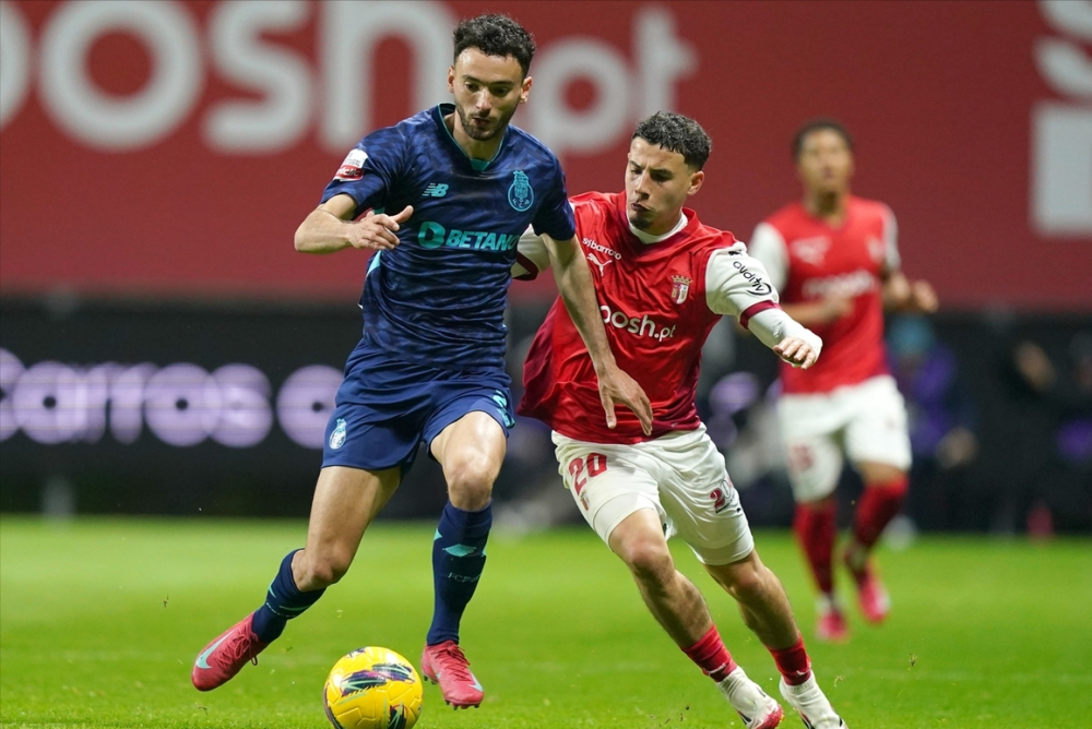 开云官网-法兰克福迎葡超关键赛，今晨止住颓势，媒体盛赞，赛季目标并未改变的简单介绍