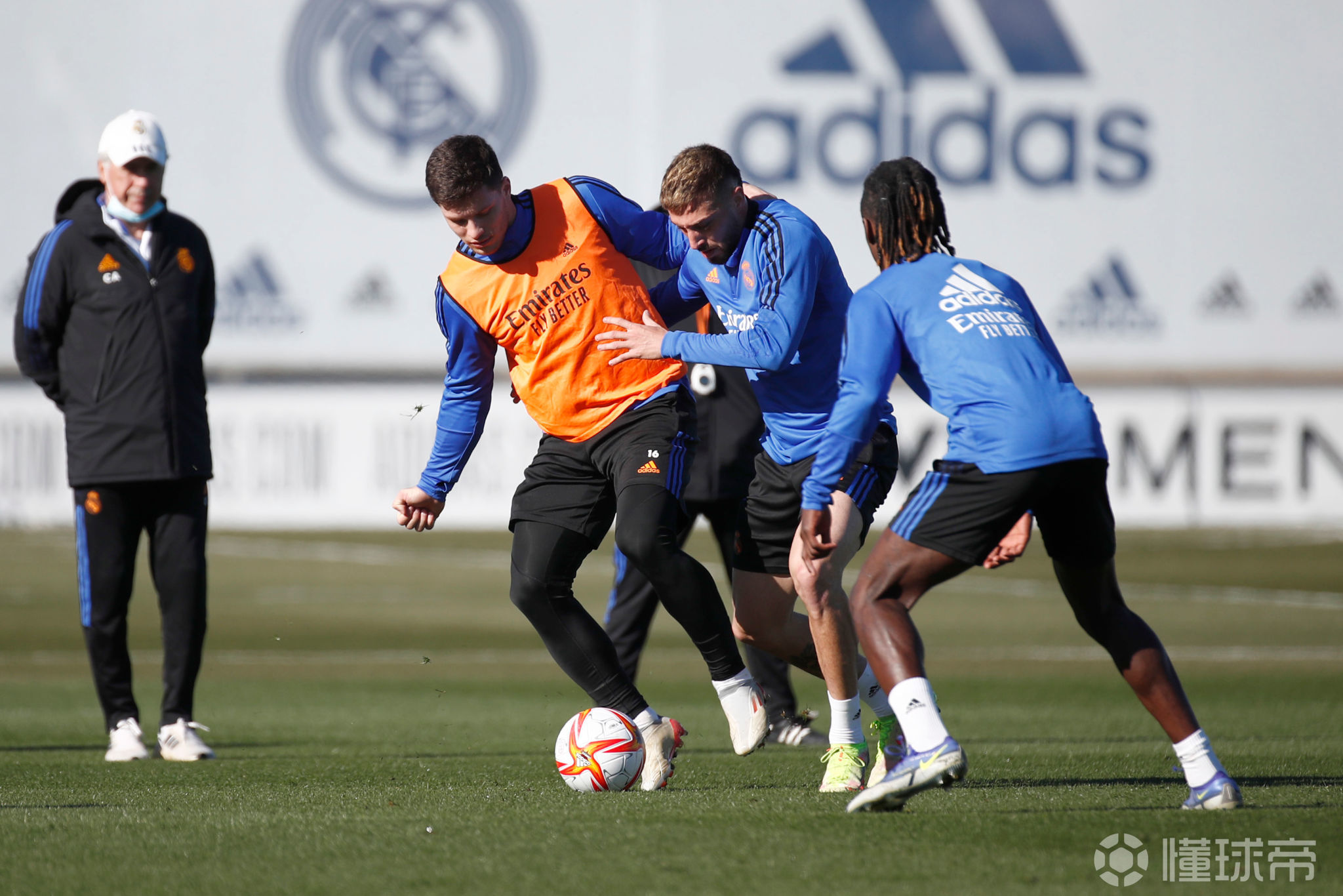 开云体育入口-集结日浙江稠州备战国王杯；回应争议细节曝光；球迷炸锅；控场能力受关注的简单介绍