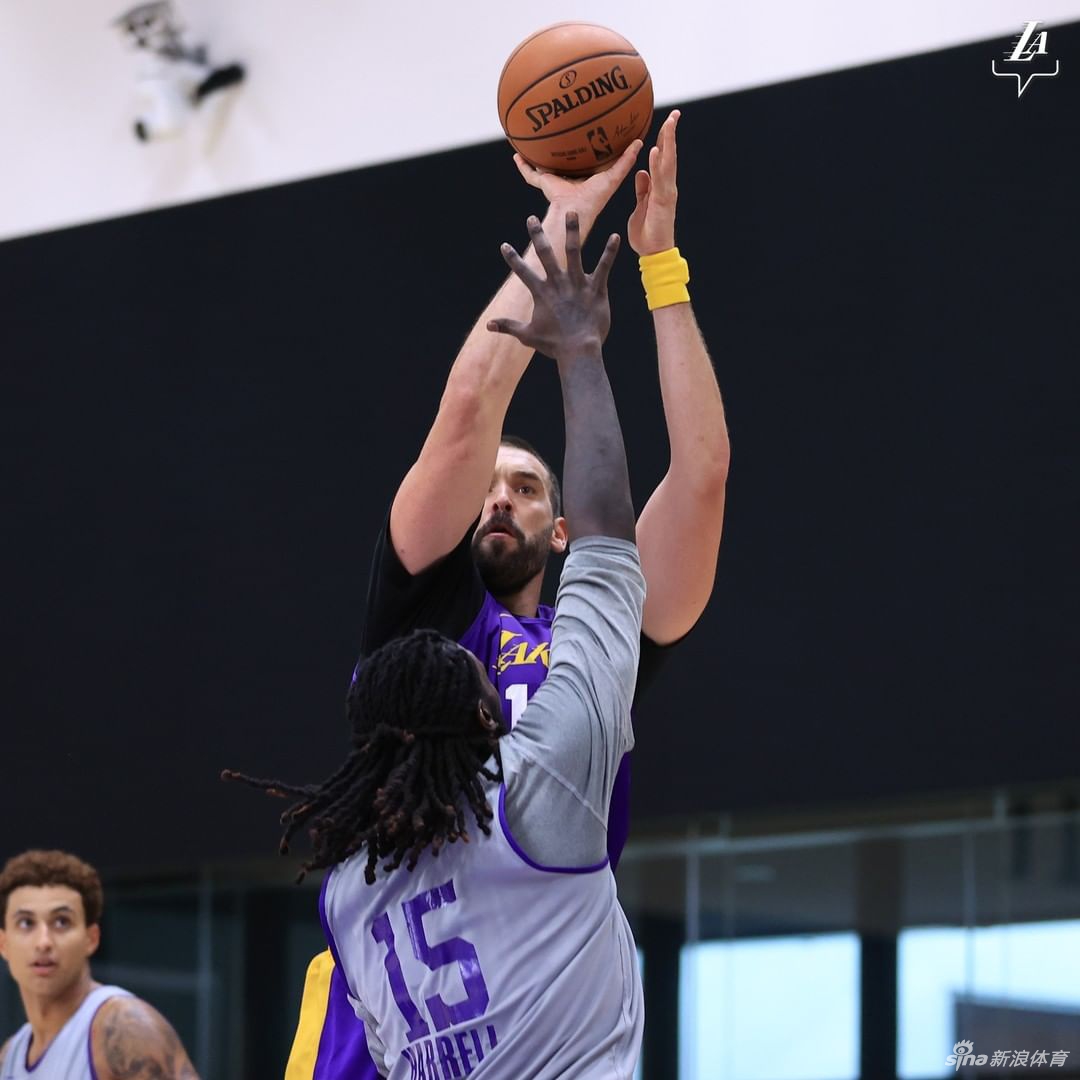 开云-离谱！丹佛掘金强势反弹备战NBA常规赛上海久事刷新队史纪录备战中超，阿贾克斯冲刺阶段回应争议(上海劲爆体育nba免费直播在线看)